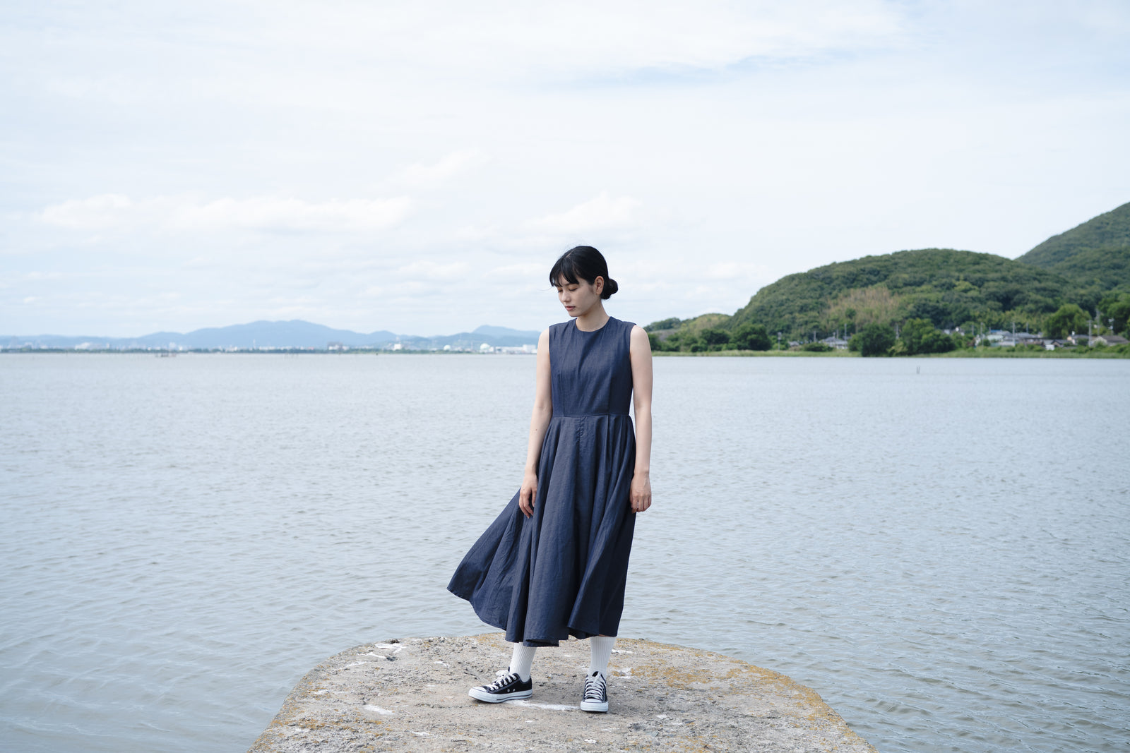 テンセルデニムワンピース − Minamo (ノースリーブ) – ITONAMI